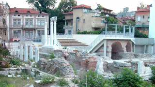 Обличат в мрамор античния Одеон в Пловдив