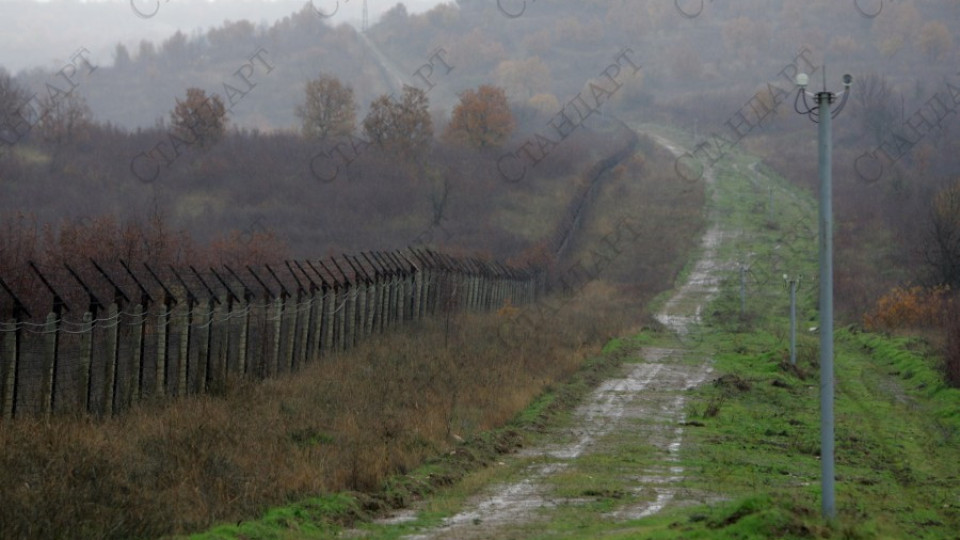 Уволнения заради оградата на границата | StandartNews.com