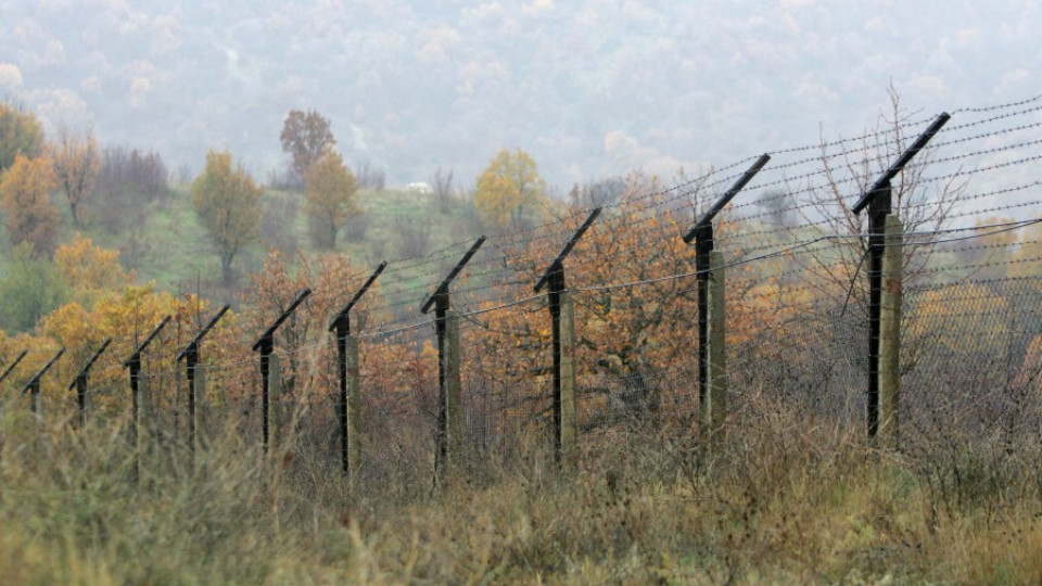 Депутатите отказаха да се занимават с оградата за 10 млн. лв. | StandartNews.com
