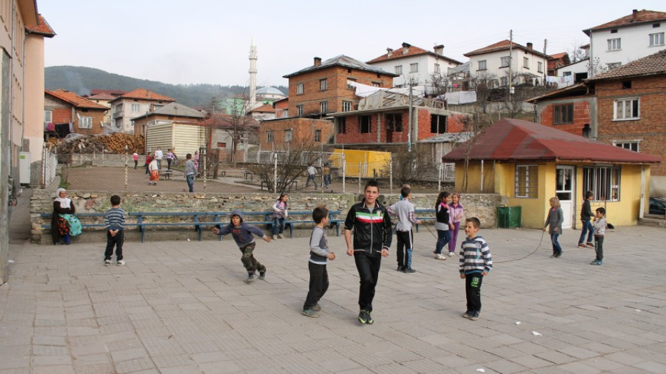 Децата в Рибново се върнаха на училище | StandartNews.com