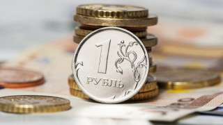 Рублата се срина спрямо еврото и долара