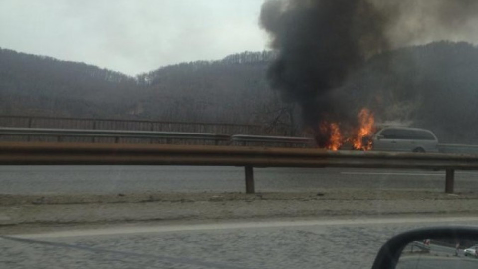 Кола горя на магистрала "Хемус" | StandartNews.com