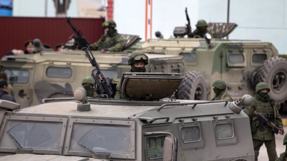 Русия разполага танкове край Крим | StandartNews.com
