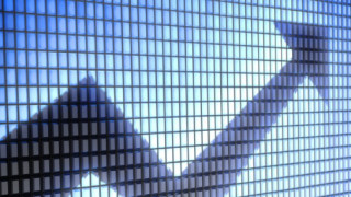 Икономиката отскочи от дъното с 1,2%