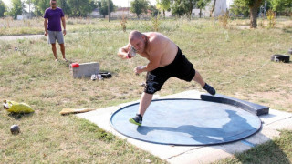 Тършуваха за наркотици в стаята на наш атлет