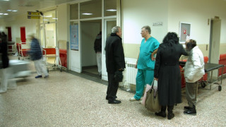 Затягат колана на болниците