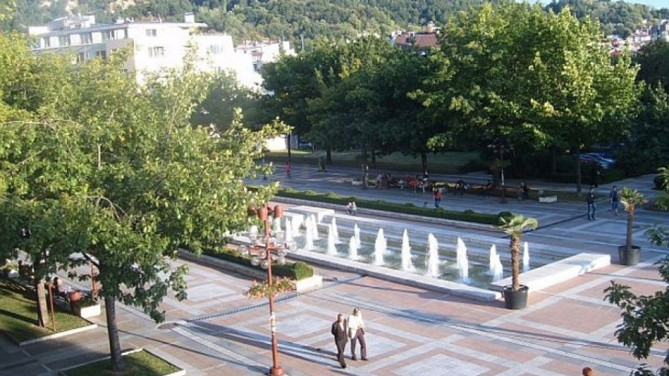 Строят парк край общежития на университет | StandartNews.com