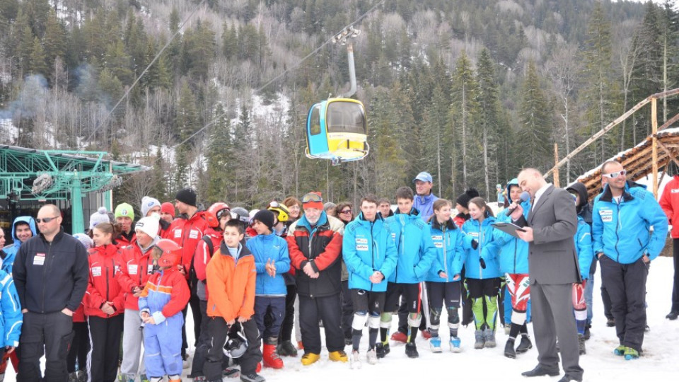  Деца сътвориха истински празник на ските в Благоевград | StandartNews.com