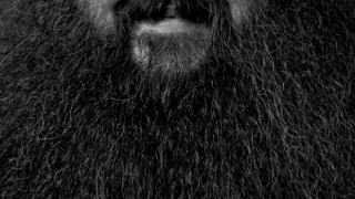 Мъж продава брадата си за $1 млн.