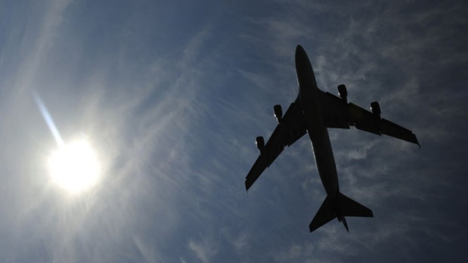 Надрусан пътник приземи самолет | StandartNews.com