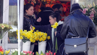 За 8 март: Хавайски масаж и разходка с файтон
