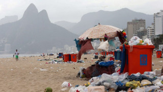 Кметът на Рио си наложи глоба за хвърляне на боклук на улицата