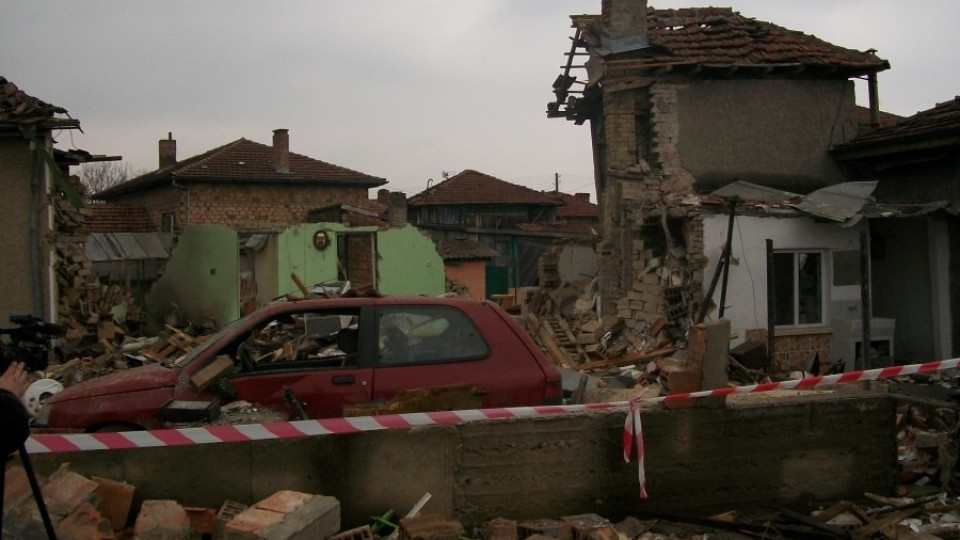 Взривът в Севлиево "мирише" на авария | StandartNews.com