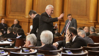 Депутатите обсъждат движението по пътищата