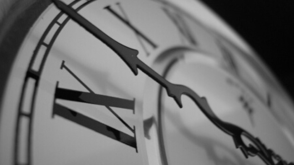 Местим часовниците с час напред на 30 март | StandartNews.com