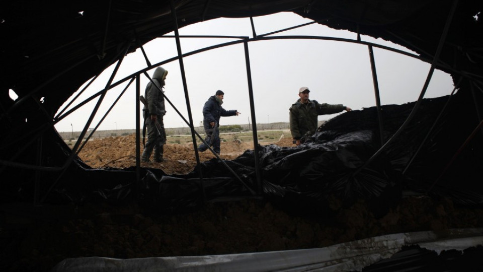 Въоръжен застреля шестима военни край Кайро | StandartNews.com