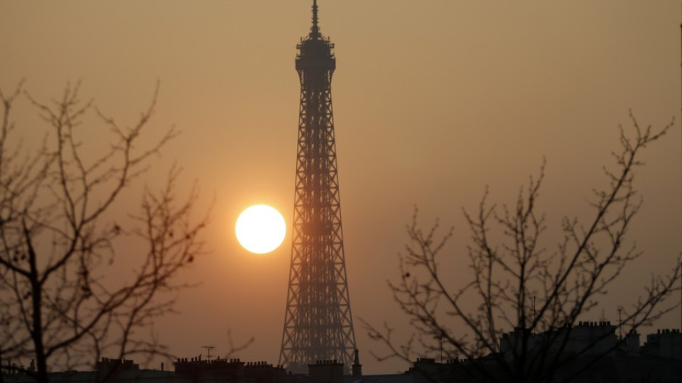 Парижани ще карат колите си през ден | StandartNews.com