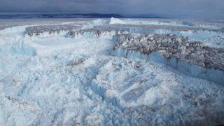 Гренландия се топи все по-бързо 