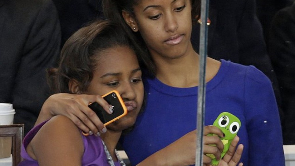 Обама възпитава дъщерите си с татуировки | StandartNews.com