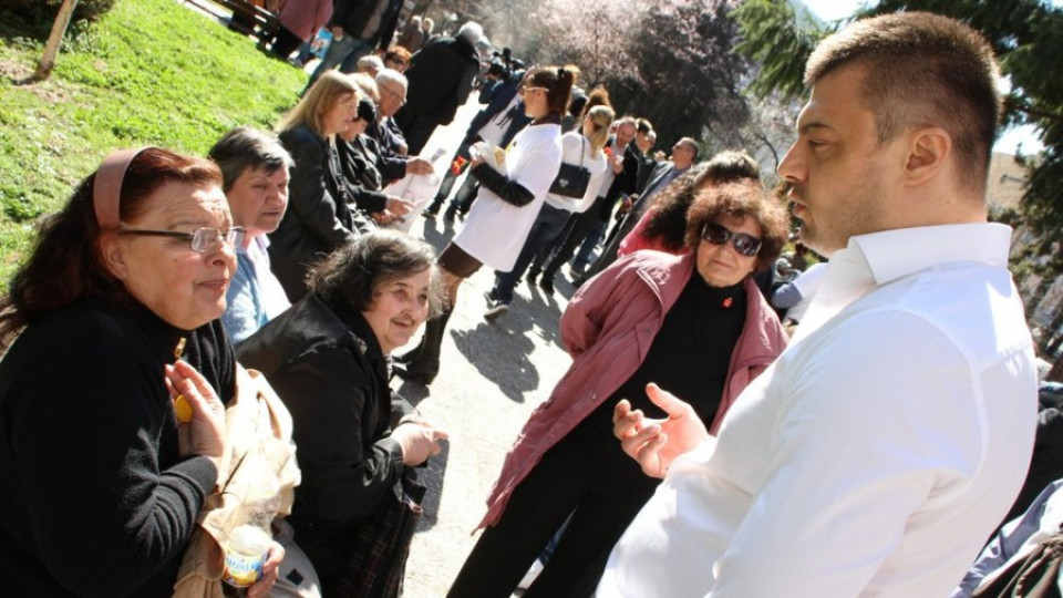 Соцдепутати подкрепиха Бареков за "Чисти ръце" | StandartNews.com