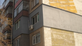 Стивън полетя от 6-ия етаж (Обзор)