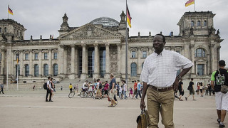 Германия ограничава престоя на безработни имигранти