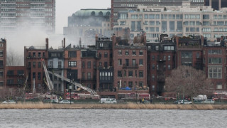 18 ранени и 2-ма загинали огнеборци при пожар в Бостън