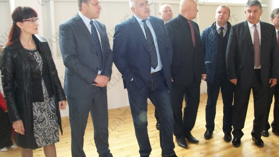 Бойко Борисов преряза лентата на спортна зала в Благоевград | StandartNews.com