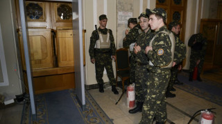 "Десен сектор" подновиха протеста в Киев