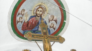 Откриха Христос в ореол с трикольор