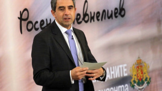 Плевнелиев: Изтощават армията ни