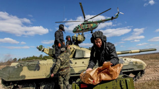 Полша иска 10 000 военни от НАТО