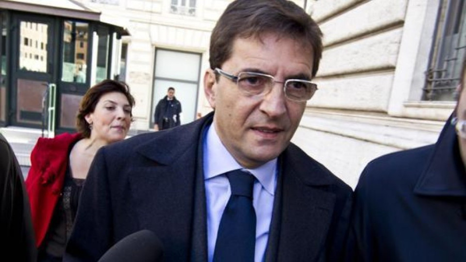 Министър на Берлускони бе арестуван за връзки с мафията | StandartNews.com