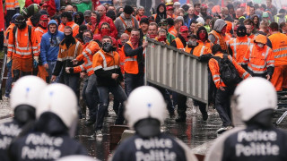 Полицията ползва газ и водни оръдия на протест в Брюксел