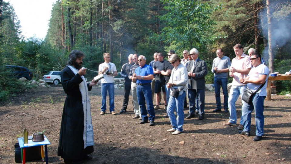 Мъжкарите на Банско почистват Пирин планина | StandartNews.com