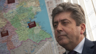 Първанов: България има нужда от трети път