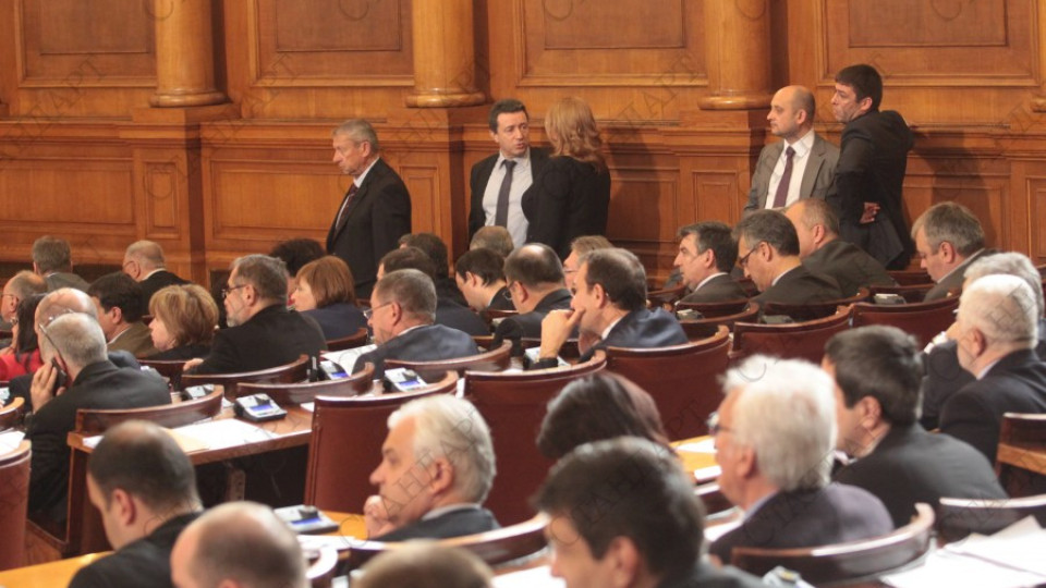 В НС отхвърлиха създаването на комисия за Лясковец | StandartNews.com