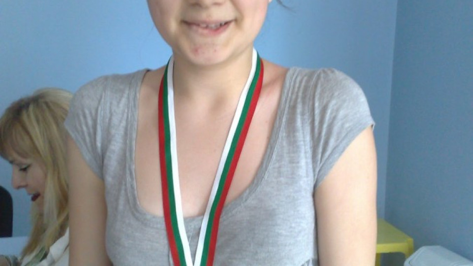 Ученичка от турски произход спечели олимпиадата по български | StandartNews.com