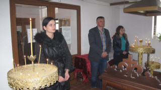 Депутат дари средства на храм за детска площадка в Добрич