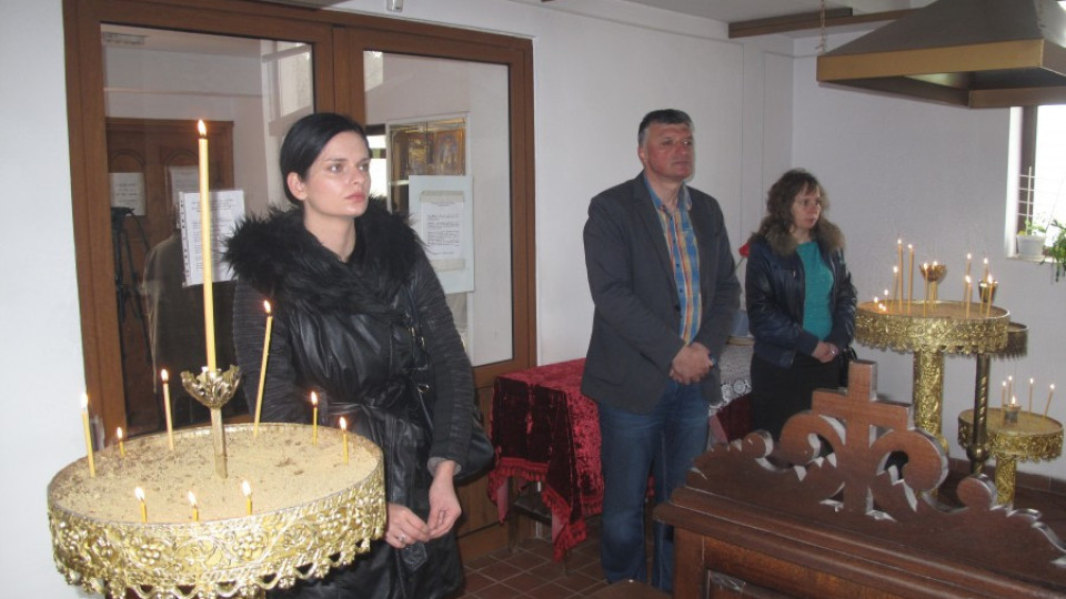 Депутат дари средства на храм за детска площадка в Добрич | StandartNews.com