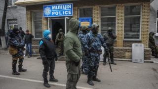 Сепаратисти превзеха участъци в Източна Украйна