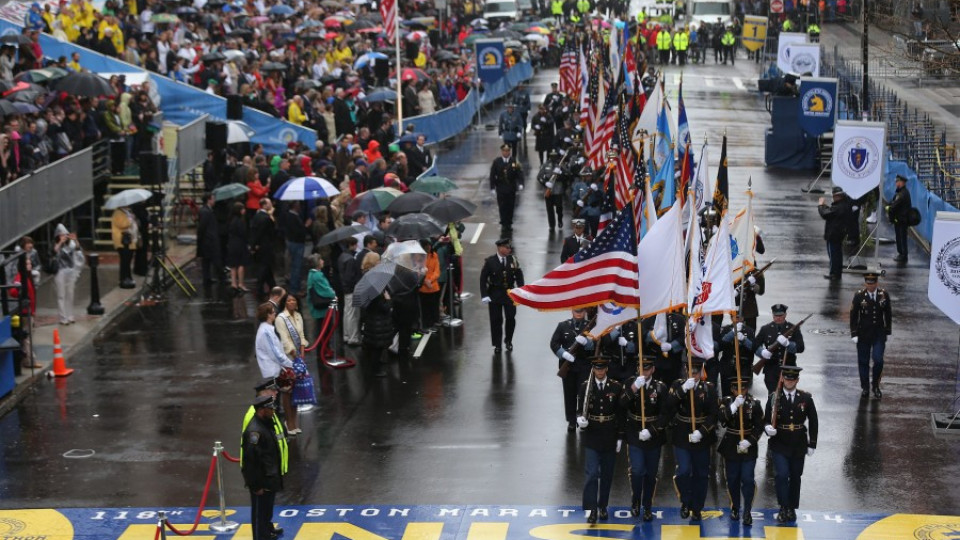Евакуация на Бостънския маратон, след подхвърлени раници | StandartNews.com
