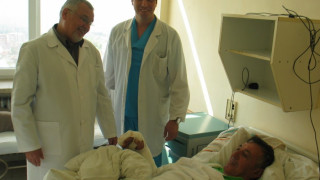 Лекари спасиха ръката на 66-годишен мъж