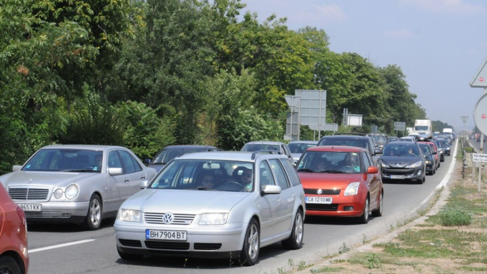 20 км тапа на АМ "Тракия" изнервя шофьорите | StandartNews.com