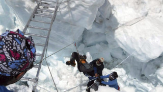Шерпите на Еверест стачкуват след трагедията