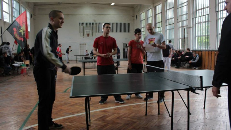 Младежи от ВМРО с турнир по тенис на маса | StandartNews.com