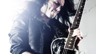 Китаристът на Ozzy Osbourne и Firewind забива в Каварна