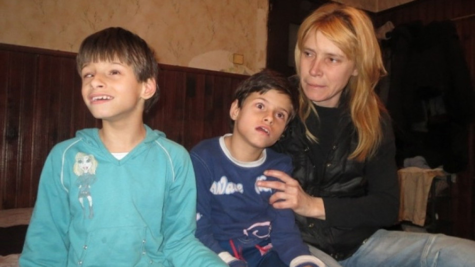 Кюстендил дава дом на близначките от Ръждавица | StandartNews.com