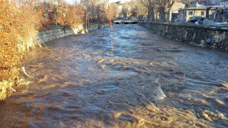 Откриха тялото на жена до язовира във Винево 