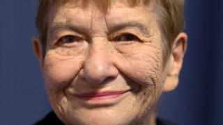 Почина писателката Стефани Цвайг